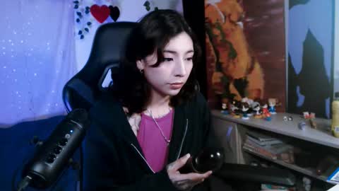 jade 18  online show from December 15, 2025, 6:39 am