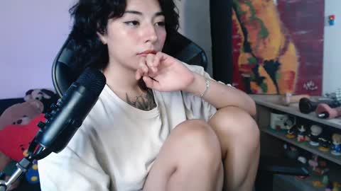 jade 18  online show from April 15, 2026, 2:02 pm