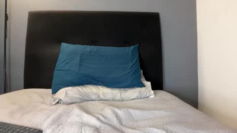 INDEPENDENT MODEL online show from March 11, 2026, 12:05 am