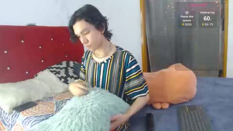 Laick online show from November 30, 2025, 3:32 am