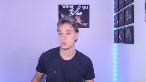 J online show from October 8, 2025, 9:01 pm