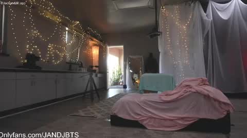 JackJill online show from April 18, 2026, 6:34 pm