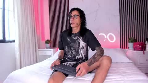 Snapshot of jackandrosse_ chatting on July 4, 2026, 1:06 pm Jack Rosse online show from July 4, 2026, 1:06 pm