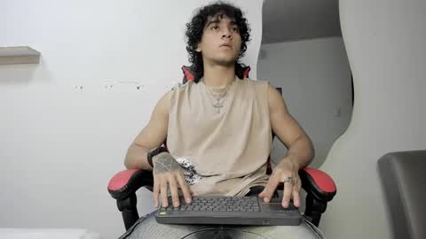 Jackes Taylor online show from November 23, 2025, 5:07 am