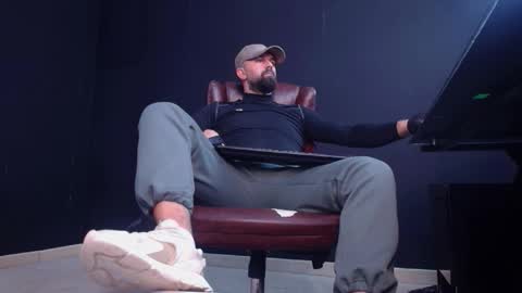 JackEthan online show from October 18, 2025, 6:05 am