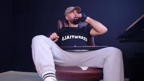 JackEthan online show from October 25, 2025, 4:53 am