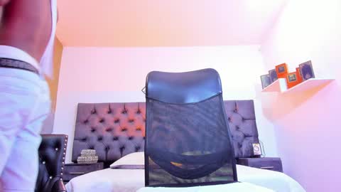 Snapshot of jacksonmuller_ chatting on December 23, 2024, 4:28 pm Jackson online show from December 23, 2024, 4:28 pm