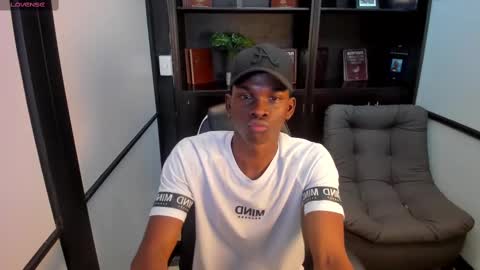 Snapshot of jacksonmuller_ chatting on October 30, 2025, 2:07 pm Jackson online show from October 30, 2025, 2:07 pm