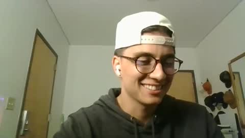 ImZacharyTyler online show from May 24, 2026, 4:28 am