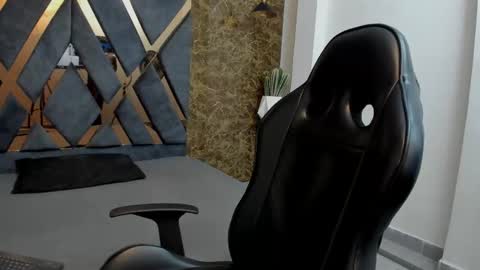 Jaco online show from December 17, 2025, 11:33 pm