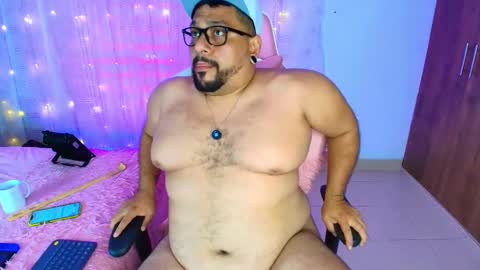 daddy sir master bear online show from March 1, 2025, 5:52 am