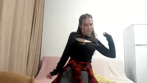 jacquelynsundin online show from October 7, 2025, 8:39 pm