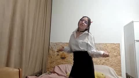 jacquelynsundin online show from October 31, 2025, 8:21 pm