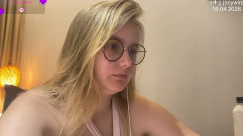 jacywinslat online show from April 16, 2026, 7:14 pm