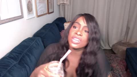 Jade online show from December 8, 2024, 11:24 am