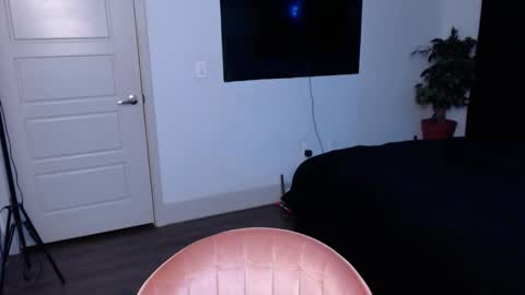 Jade online show from December 21, 2025, 7:04 am