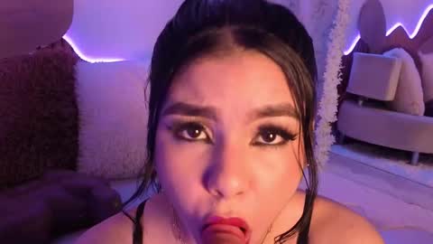  Jade Bonnet online show from November 22, 2025, 12:04 pm