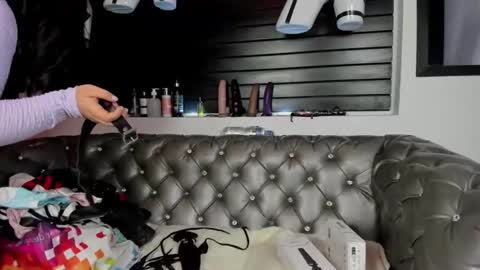 Jade online show from September 9, 2025, 2:55 am