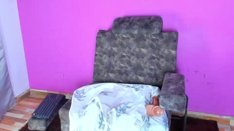 Snapshot of jade_brunnette chatting on January 1, 2025, 10:13 pm Jade Brunete online show from January 1, 2025, 10:13 pm