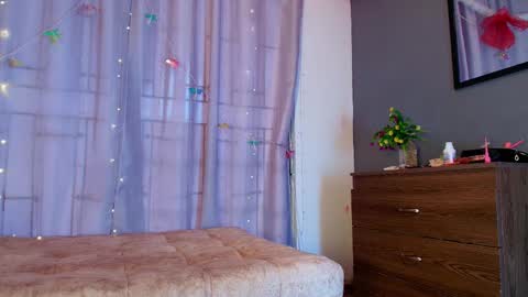  Jade Brunete  online show from January 18, 2026, 8:01 pm