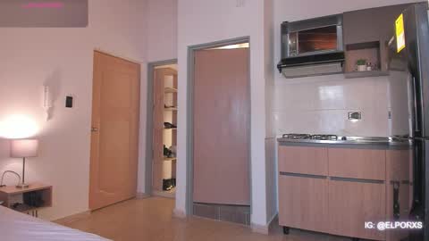 jade_candy21 online show from February 7, 2026, 3:27 pm