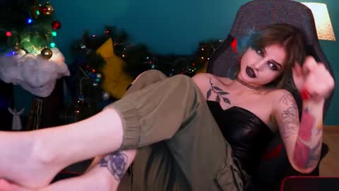 jade_castle online show from January 15, 2025, 5:19 am