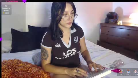 jade_evergreen_99 online show from July 10, 2026, 8:11 pm