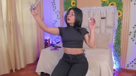 Snapshot of jade_nm chatting on November 13, 2025, 3:22 pm ade online show from November 13, 2025, 3:22 pm