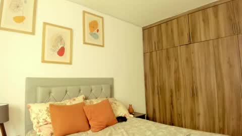 Jade smile online show from September 25, 2025, 4:00 pm