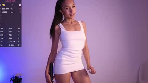 Jade Paris online show from October 19, 2025, 8:26 am