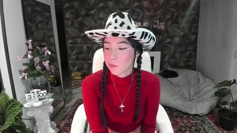 Snapshot of jade_porn chatting on December 7, 2024, 10:45 am Jade independent model online show from December 7, 2024, 10:45 am