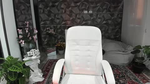Snapshot of jade_porn chatting on December 8, 2024, 11:24 am Jade independent model online show from December 8, 2024, 11:24 am
