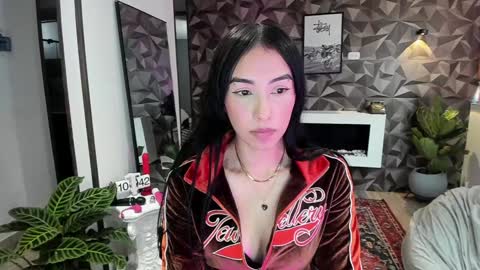 Snapshot of jade_porn chatting on January 25, 2025, 3:41 pm Jade independent model online show from January 25, 2025, 3:41 pm
