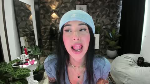 Snapshot of jade_porn chatting on February 5, 2025, 12:17 pm Jade independent model online show from February 5, 2025, 12:17 pm