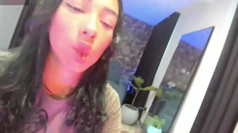 Snapshot of jade_porn chatting on September 18, 2025, 11:01 am Jade independent model online show from September 18, 2025, 11:01 am