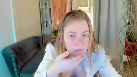 Jade online show from December 21, 2025, 1:29 pm