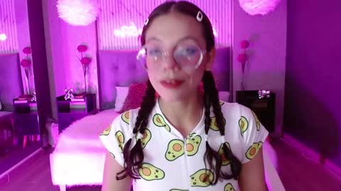 JADE online show from October 4, 2025, 4:10 am