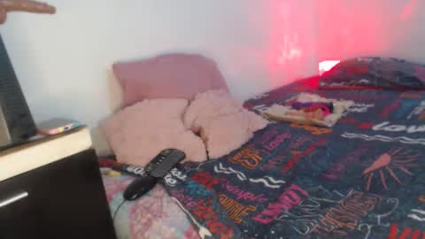 Snapshot of jade_watson19 chatting on October 22, 2025, 12:05 pm Jade Watson online show from October 22, 2025, 12:05 pm