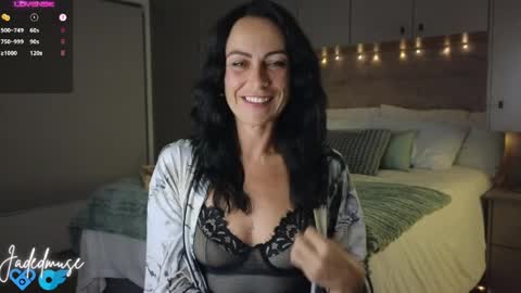 Jade online show from April 3, 2026, 8:18 pm