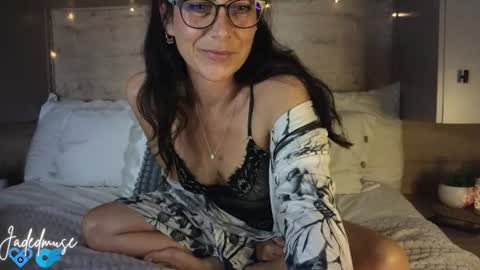 Jade online show from July 9, 2026, 9:08 pm
