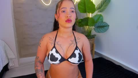 jadee__ online show from January 21, 2025, 3:15 am