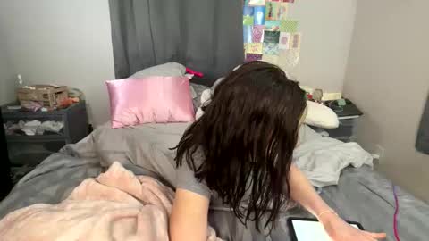 sexyeyes neverlie  online show from April 9, 2026, 1:49 pm