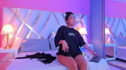 Snapshot of jadeekhan chatting on October 7, 2025, 9:12 pm Jade online show from October 7, 2025, 9:12 pm