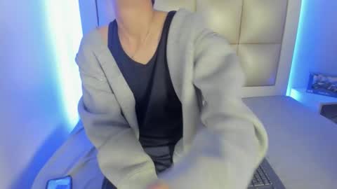 jadeestudios online show from January 9, 2026, 8:28 am