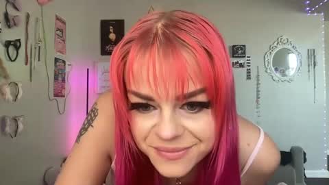 Jade Isabel online show from October 8, 2025, 3:53 pm