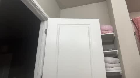 Jade james online show from November 18, 2025, 2:28 am