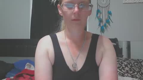 JadeLuv online show from April 22, 2026, 12:57 am