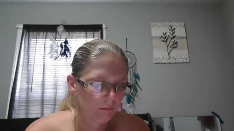 JadeLuv online show from June 28, 2026, 4:57 pm