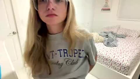 jademonroe0522 online show from August 3, 2026, 9:04 am