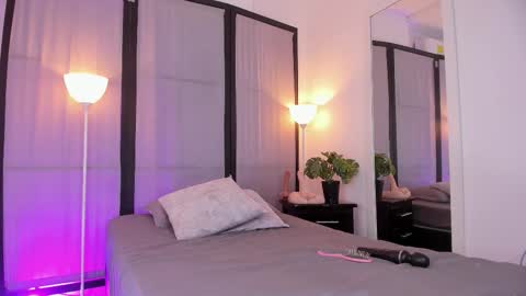 JADE online show from October 1, 2025, 6:58 pm